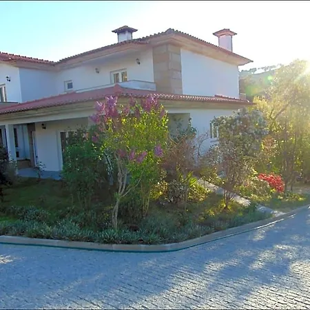 Casa Vale Do Rio Ovil 3*