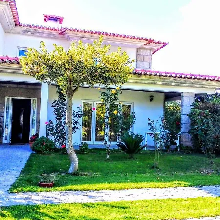 Casa Vale Do Rio Ovil Panzió