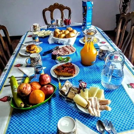 לינה וארוחת בוקר Casa Vale Do Rio Ovil
