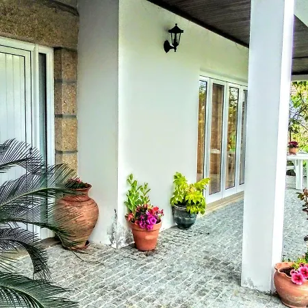Bed & Breakfast Casa Vale Do Rio Ovil 3*